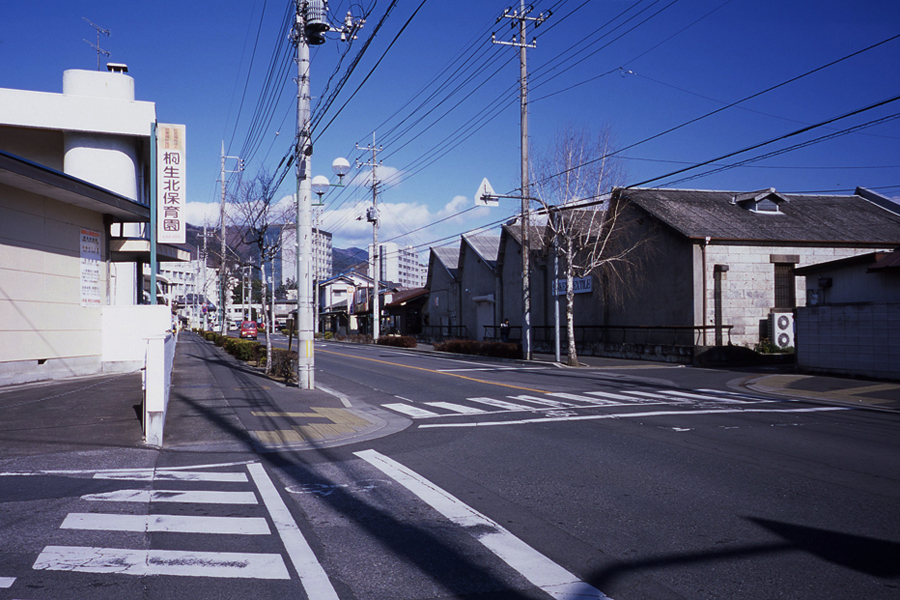 2009年02月25日_東久方町1丁目1付近_Leica IIIa_COLOR-SKOPAR 28mm F3.5_FUJICHROME PROVIA100F.jpg