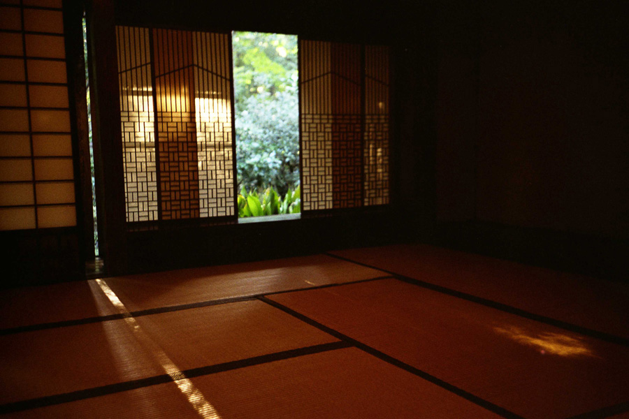 2009_09_21_江戸東京たてもの園にて 1_Leica IIIa_Jupiter-12 35mm F2.8_DNP CENTURIA 100.jpg